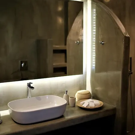 ヴィラ A Lux Santorini Éxo Goniá